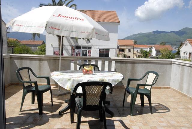 Apartments Dosljak Tivat Eksteriør billede